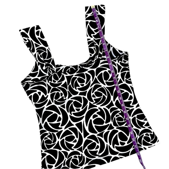 WHBM Black & White Sleeveless Silky Rosette Patterned Top Empire Waist Size XS - Picture 4 of 7